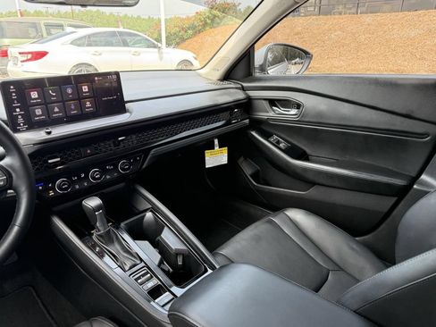 Used 2025 Honda Accord Touring image 19