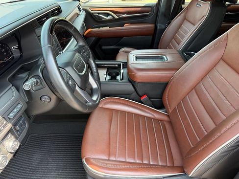 Used 2024 GMC Yukon Denali Ultimate AWD/4WD image 11