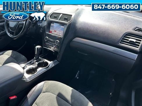 Used 2019 Ford Explorer XLT w/ Equipment Group 202A AWD/4WD image 9