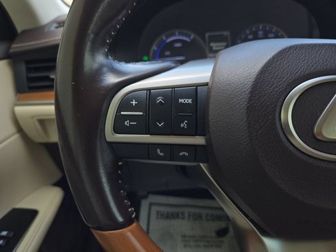 Used 2017 Lexus ES 300h FWD image 15