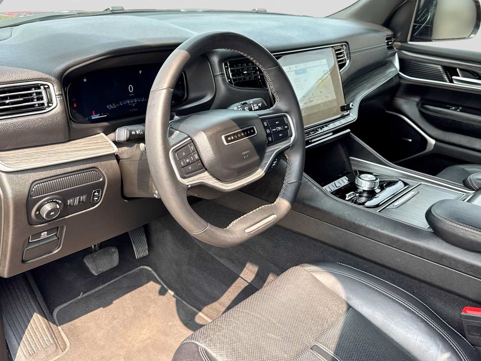 Used 2024 Jeep Wagoneer Series II w/ Flexible Seating Group AWD/4WD image 2