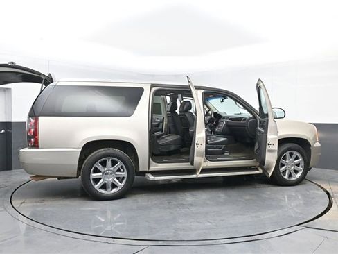 Used 2013 GMC Yukon XL Denali image 55