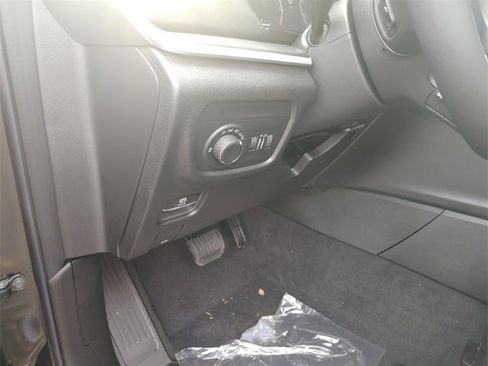 New 2025 Jeep Grand Cherokee Altitude image 14