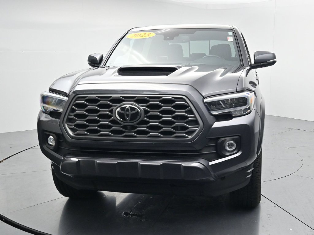 Used 2023 Toyota Tacoma TRD Sport w/ TRD Premium Sport Package AWD/4WD image 3