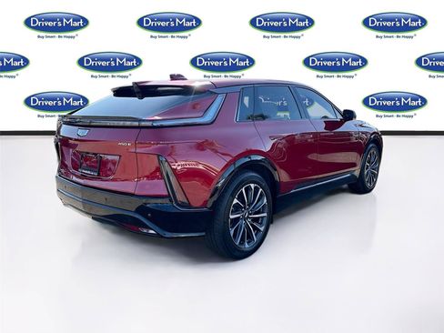 Used 2024 Cadillac Lyriq Sport RWD image 7