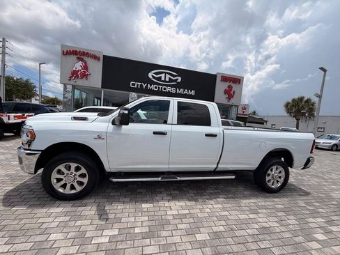 Used 2024 RAM 2500 Tradesman w/ Chrome Appearance Group AWD/4WD image 4