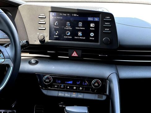 Used 2025 Hyundai Elantra Sport image 28