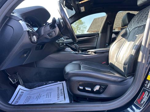 Used 2018 BMW M550i xDrive w/ Dynamic Handling Package AWD/4WD image 18