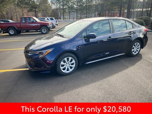 Used 2025 Toyota Corolla LE image 14
