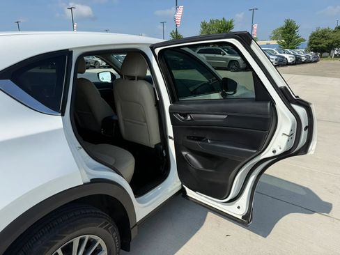 Used 2017 MAZDA CX-5 Touring w/ Preferred Equipment Package AWD/4WD image 23