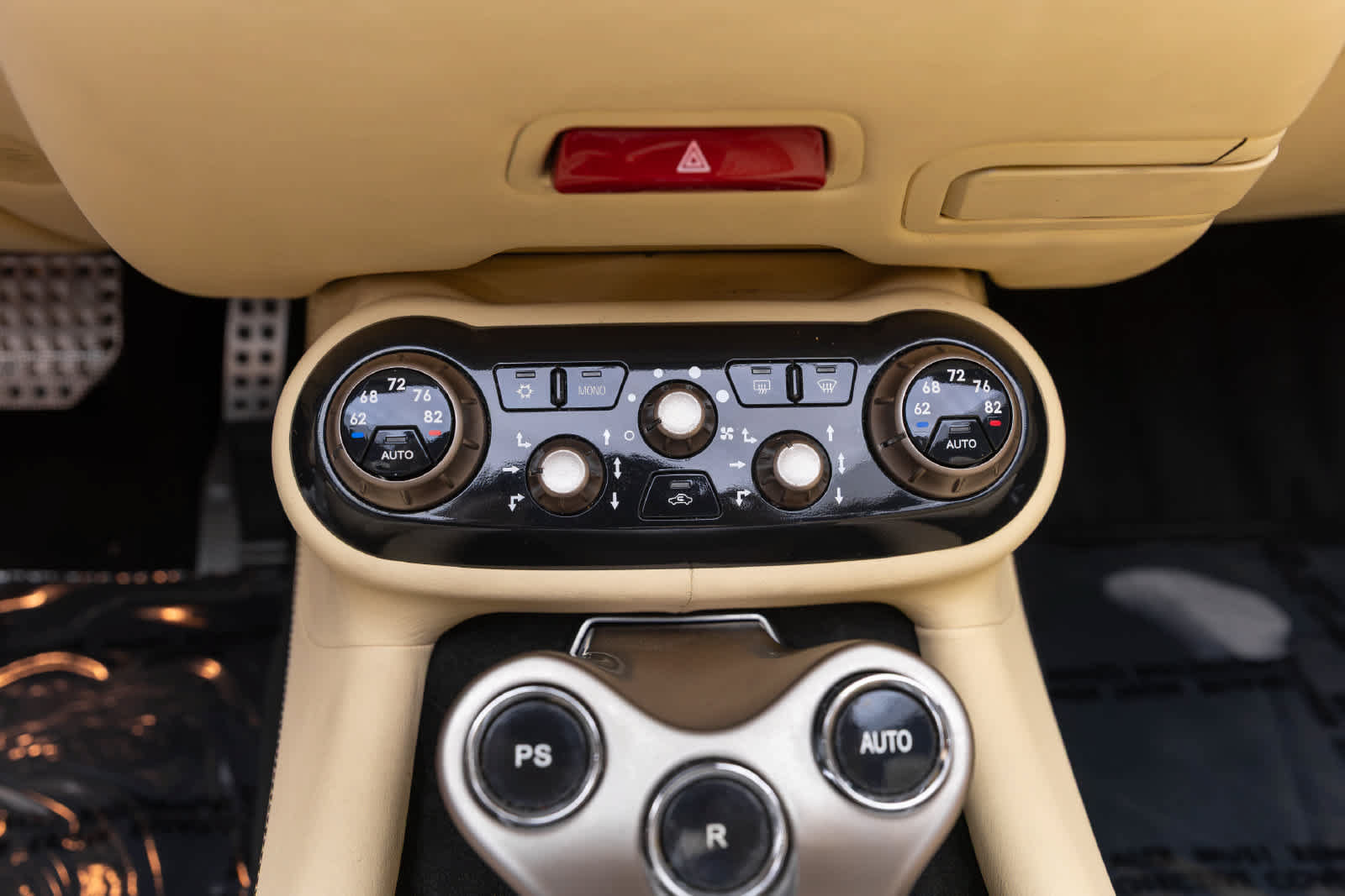 Used 2010 Ferrari California RWD image 36