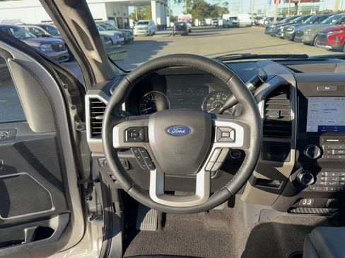 Certified 2019 Ford F150 Lariat image 30