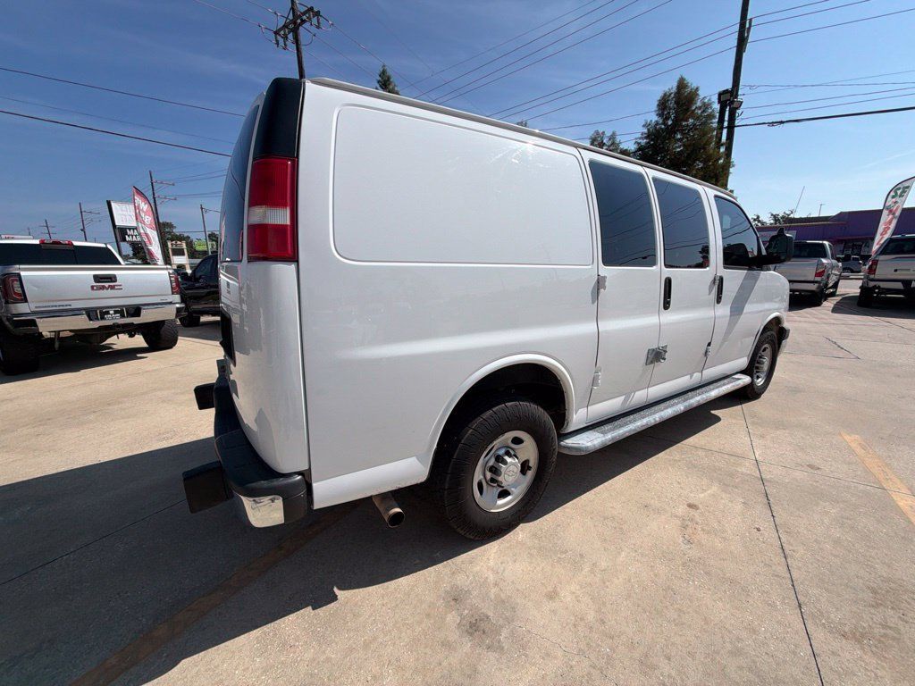 Used 2019 Chevrolet Express 2500 w/ Driver Convenience Package RWD image 9