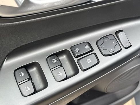 Used 2023 Hyundai Kona SE FWD image 24
