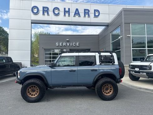 Used 2024 Ford Bronco Heritage Edition AWD/4WD image 2