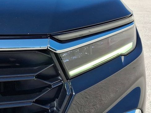 Used 2023 Honda Pilot Touring image 12