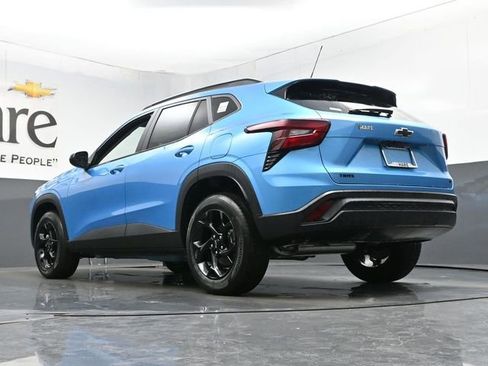 New 2026 Chevrolet Trax LT w/ Sunroof Package FWD image 5