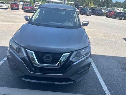 Used 2019 Nissan Rogue S AWD/4WD image 2