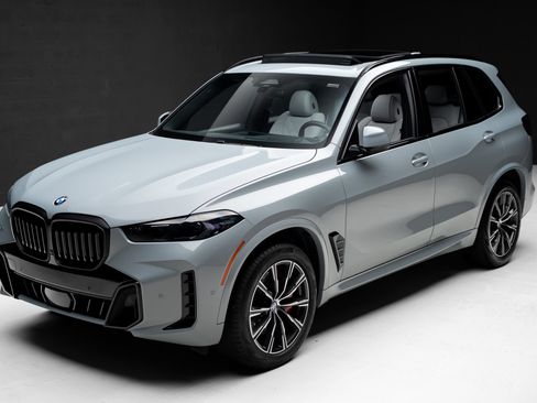 Used 2024 BMW X5 sDrive40i w/ M Sport Package RWD image 5