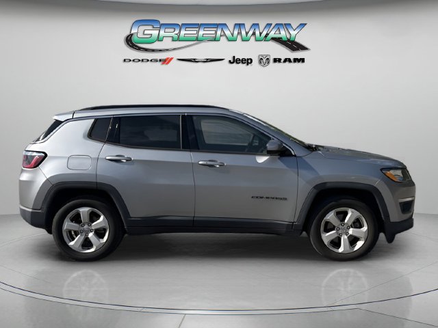 Used 2018 Jeep Compass Latitude FWD image 5
