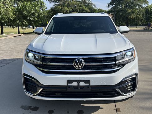 Used 2022 Volkswagen Atlas Cross Sport SEL R-Line AWD/4WD image 3