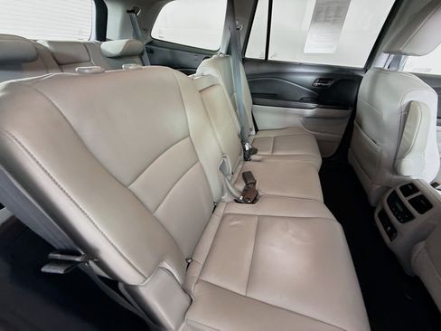 Used 2019 Honda Pilot Touring image 37