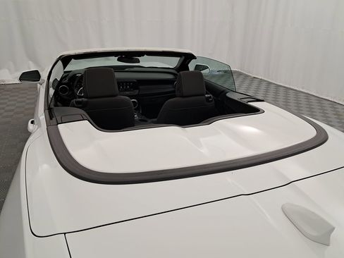 Used 2019 Chevrolet Camaro LT image 7