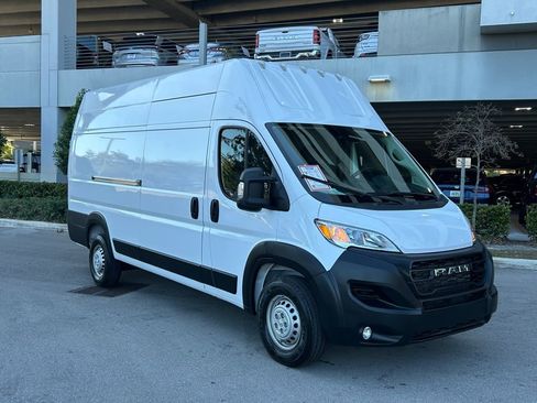 Used 2025 RAM ProMaster 3500 w/ Convenience Group image 3