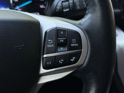 Used 2022 Ford Explorer XLT w/ Equipment Group 202A RWD image 32