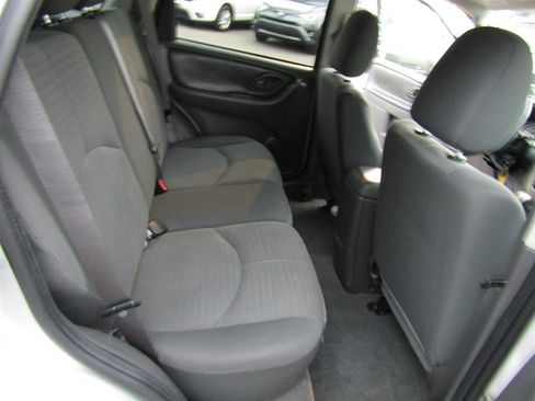 Used 2005 MAZDA Tribute I FWD image 15