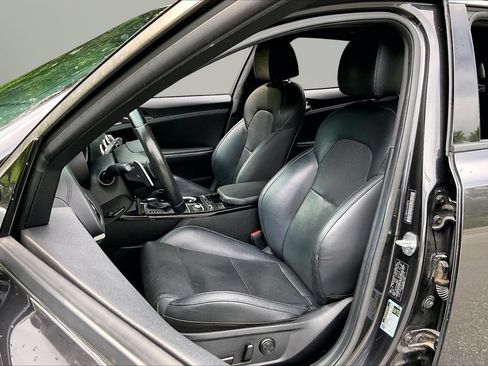 Used 2020 Kia Stinger GT-Line w/ Sun & Sound Package RWD image 22