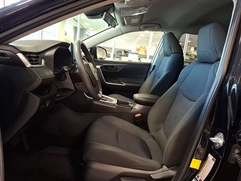 Used 2019 Toyota RAV4 LE w/ Carpet Mat Package AWD/4WD image 14
