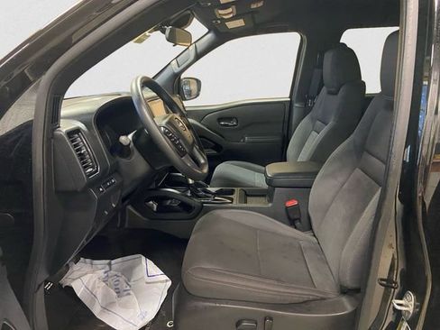 Certified 2023 Nissan Frontier SV w/ Midnight Edition Package image 9