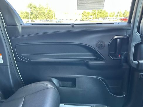Used 2026 Toyota Sienna XSE FWD image 26