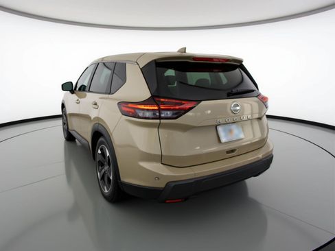 Used 2025 Nissan Rogue SV FWD image 6