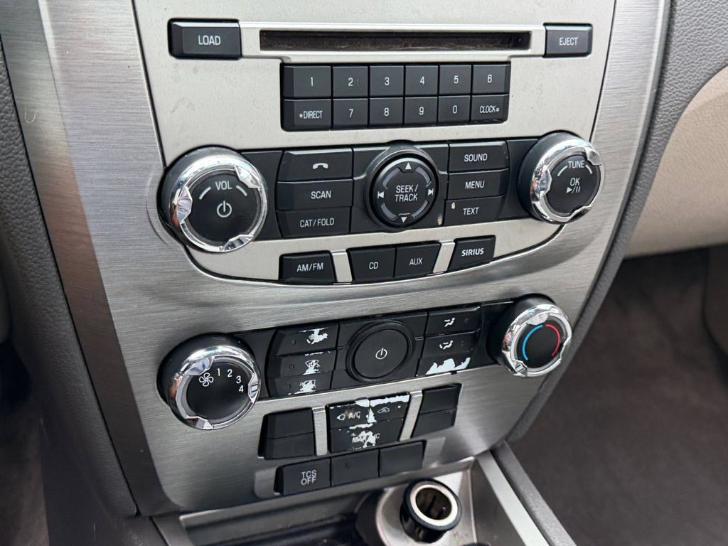 Used 2012 Ford Fusion SE FWD image 23