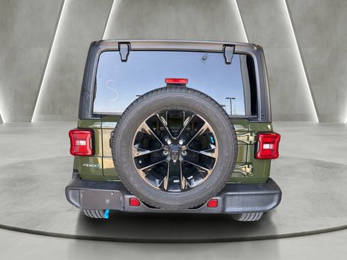 Used 2023 Jeep Wrangler Unlimited Sahara w/ Cold Weather Group AWD/4WD image 5