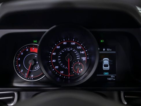 Used 2022 Hyundai Elantra SEL image 27