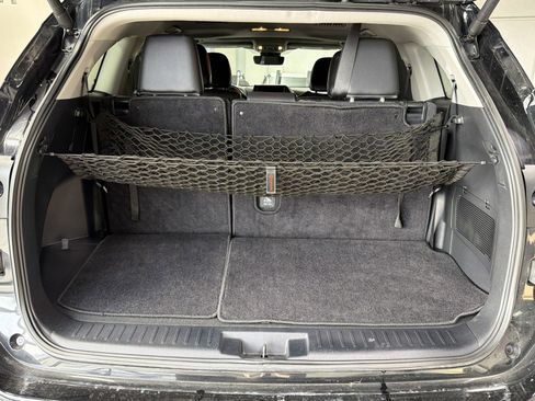 Used 2024 Toyota Highlander XLE image 18