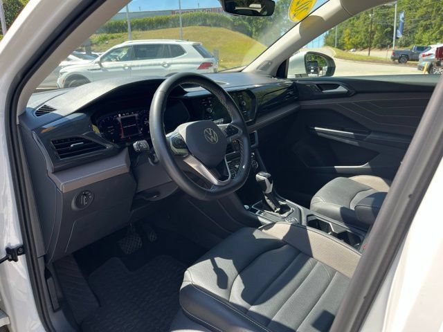 Used 2024 Volkswagen Taos SEL AWD/4WD image 6