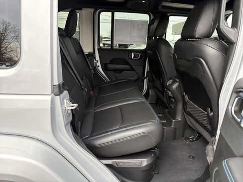 Used 2024 Jeep Wrangler High Altitude image 18