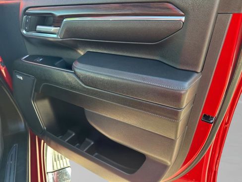 Used 2024 GMC Sierra 2500 SLT w/ SLT Premium Package image 38