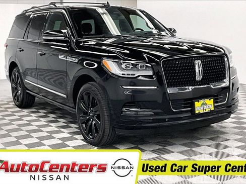 Used 2023 Lincoln Navigator Reserve image 1