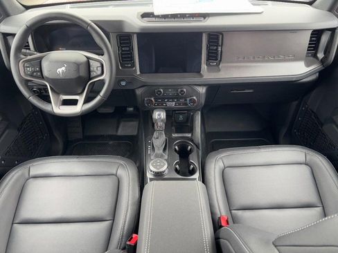 New 2025 Ford Bronco Badlands image 6