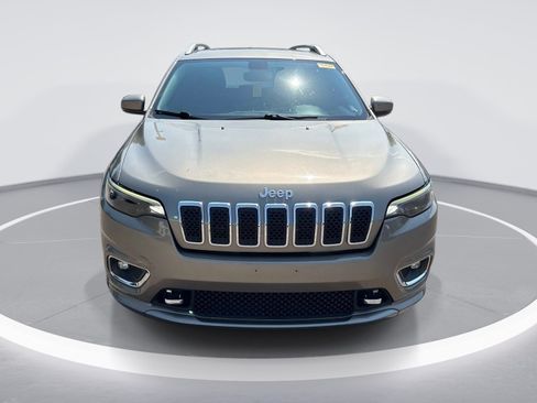 Used 2019 Jeep Cherokee Overland FWD image 2