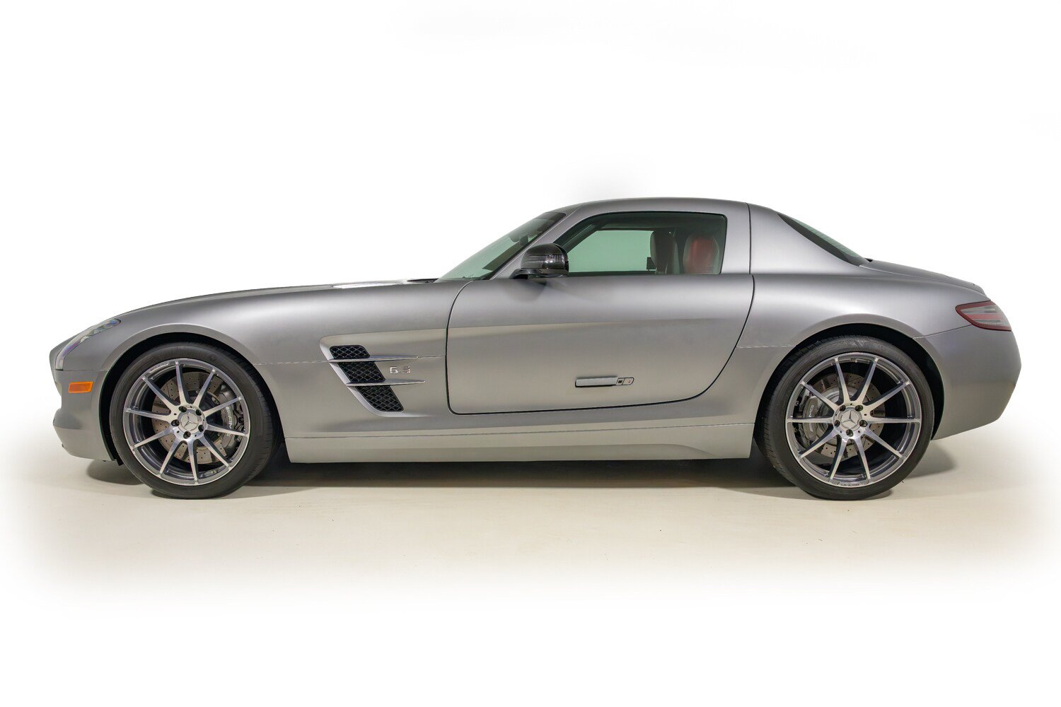 Used 2011 Mercedes-Benz SLS AMG Coupe image 3