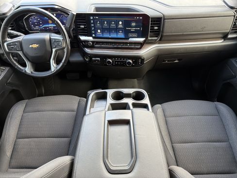 Used 2022 Chevrolet Silverado 1500 LT w/ Safety Package AWD/4WD image 3