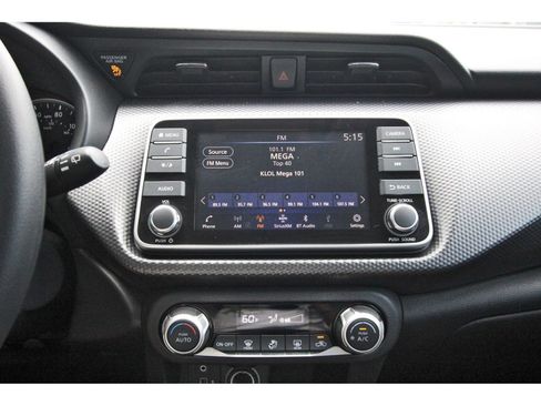 Used 2018 Nissan Kicks SV FWD image 23