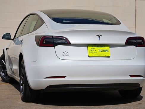 Used 2021 Tesla Model 3 Standard Range Plus RWD image 6