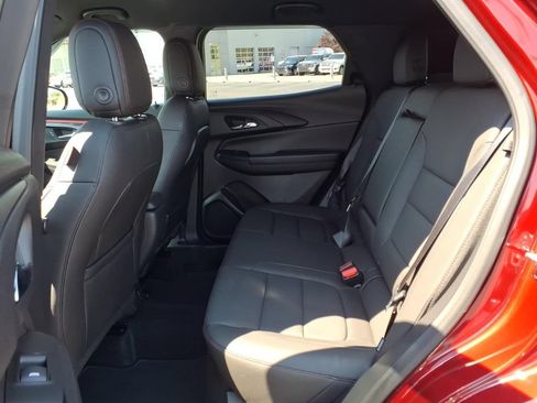 Used 2025 Chevrolet TrailBlazer RS w/ Convenience Package AWD/4WD image 4